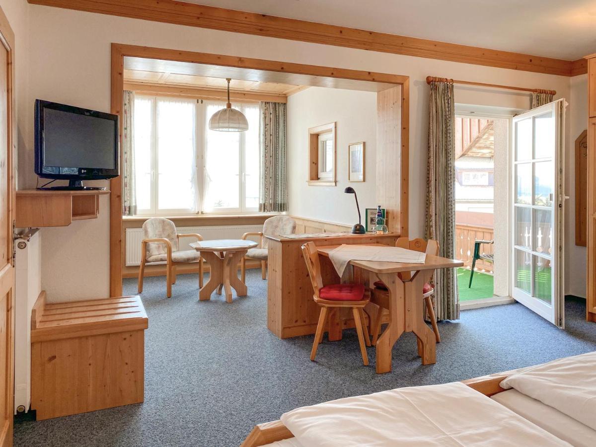 Landgasthof Roessle อูลิงเกน-เบียร์เคนดอร์ฟ ภายนอก รูปภาพ